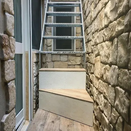 בית הארחה Underground 22 פולינאנו א מארה