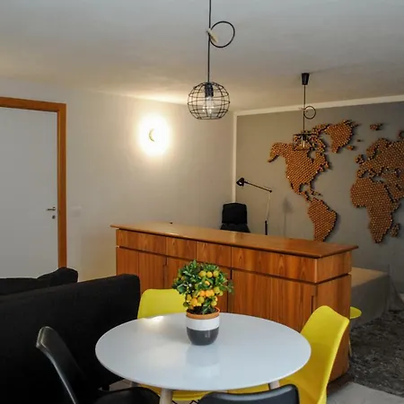 Underground 22 בית הארחה