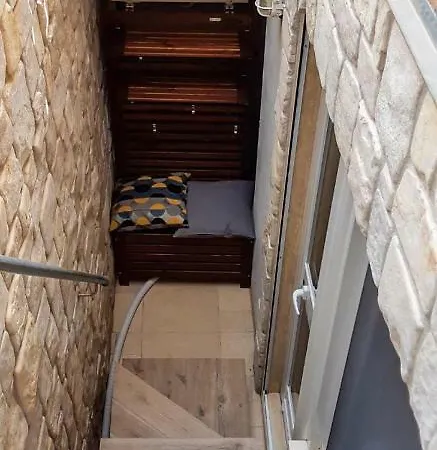 בית הארחה Underground 22 פולינאנו א מארה
