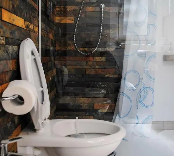 Underground 22 Πανσιόν